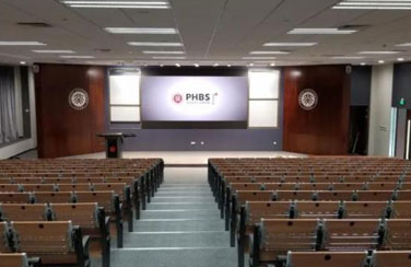 艾比森標準尺寸會議屏走進北大匯豐商學院