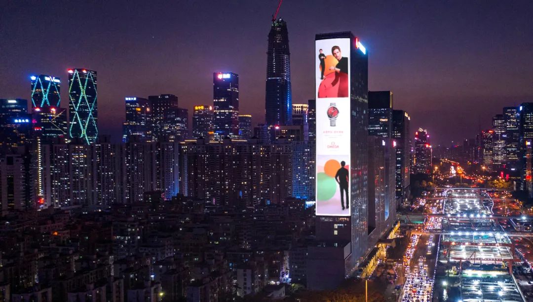 強(qiáng)勢(shì)吸睛！艾比森3000㎡大屏亮相深圳大中華國際金融中心